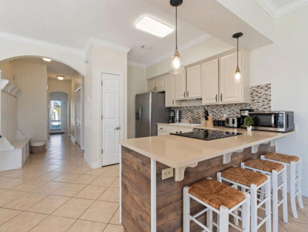 Luxurious 8 Bedroom Coastal Retreat in Destin - Perfect for Groups